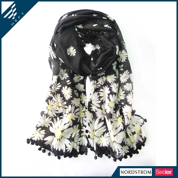 2014新款太阳花时尚带毛毛球披肩   围巾外贸厂家