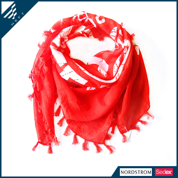 新款时尚红色挂须印花围巾