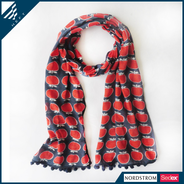 新款时尚红苹果印花围巾