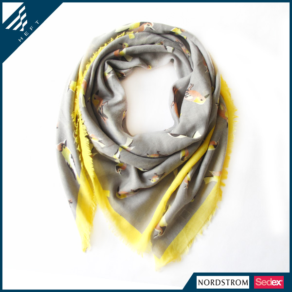 新款时尚黄色边框小马印花方巾