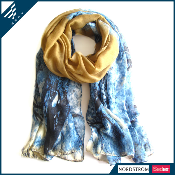 新款时尚炫色印花围巾