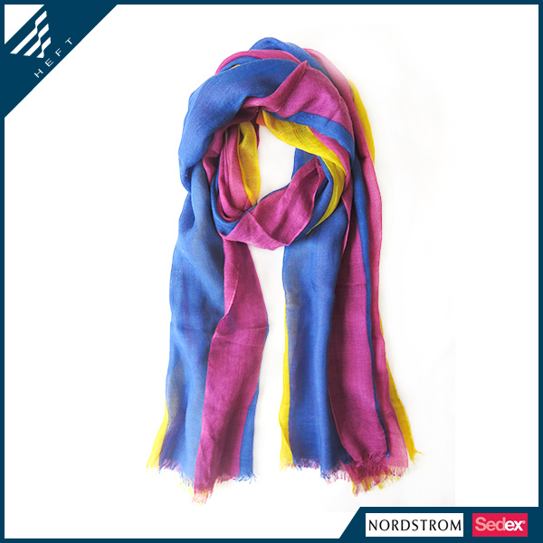 新款时尚彩虹印花围巾