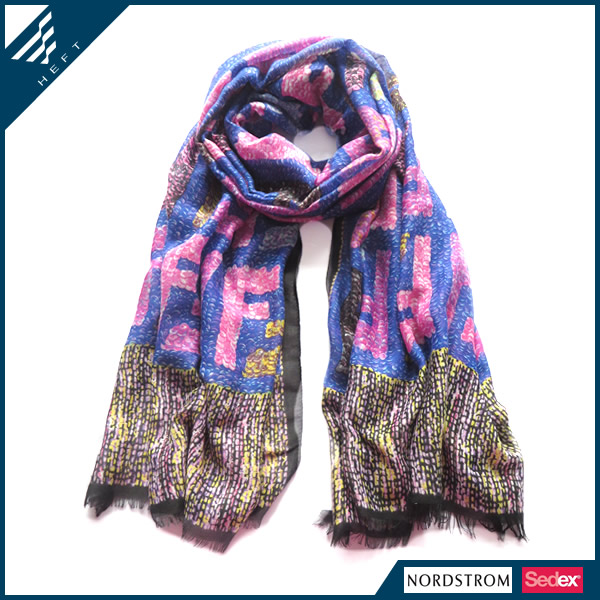 新款字母紫色印花围巾